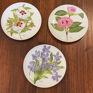 NWOT Andrea by Sadek Set of 3 Botanical Plates.